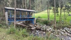 stream crossing structure